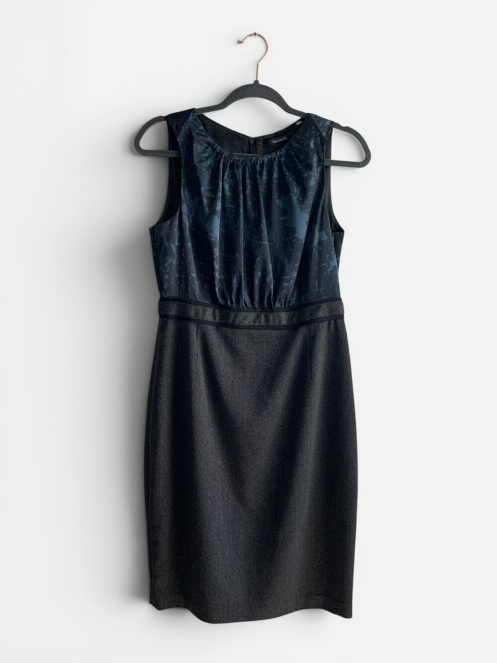 Tahari Sleeveless Sheath Dress Size 8 Gray Blue Career Office Cocktail NWT